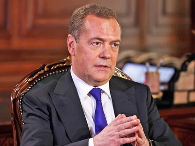 Медведєв вибухнув погрозами через Київ: у ЄС відповіли Росії