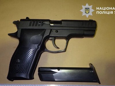 Киянин влаштував стрілянину біля багатоповерхівок заради розваги і отримав підозру