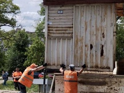 Господар знехтував попередженням: у центрі Запоріжжя прибрали незаконну тимчасову споруду