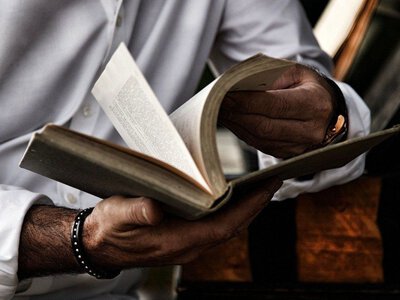 Полтавців запрошують на обговорення книги про науку, самотність і людяність
