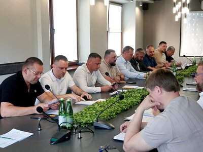 Нові автобуси, підготовка до зими та допомога переселенцям: що вирішив виконком Ужгородської міськради