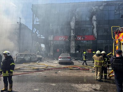 Росіяни атакували Одещину: двоє поранених перебувають у важкому стані. В Одесі – влучання в ТЦ