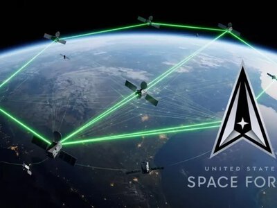 SpaceX розкрила деталі «воєнного інтернету»: як лазери змінять космічний зв'язок