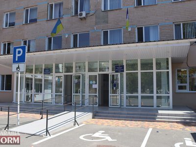 В Ізмаїлі терміново відремонтують аварійний водогін, щоб врятувати фундамент поліклініки
