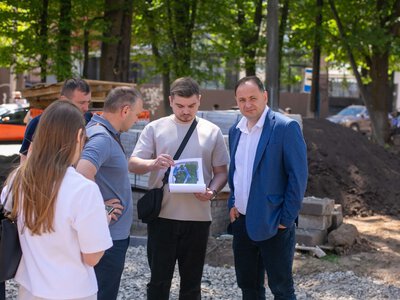 На місці храму московського патріархату у центрі Франківська облаштовують сквер