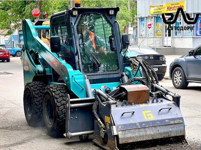У Миколаєві продовжують ліквідувати ями на вулицях міста