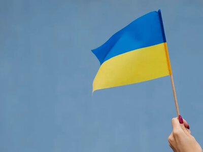 Не лише сфера обслуговування: де і кому закон забороняє спілкуватися російською мовою 