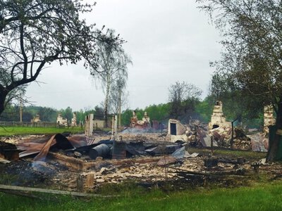 Полюють за нами: російські дрони спалюють хати - люди відрами носять воду з колодязів, щоб гасити пожежі