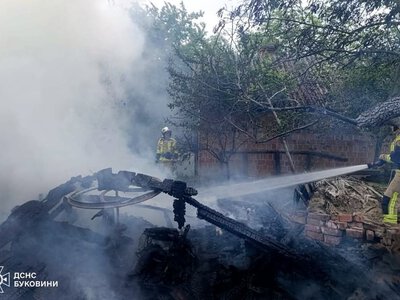 За добу на Буковині сталося 16 надзвичайних подій: рятувальники гасили пожежі та прибирали повалені дерева