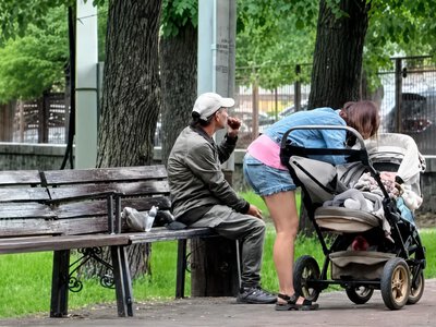 У Кременчуці встановили матір, яка жорстоко поводилася з немовлям у парку