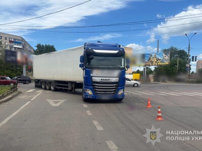 В Одесі вантажівка збила літнього чоловіка на пішохідному переході
