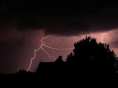 Найдовша блискавка у світі сягнула 829 км: що відомо про мегарозряд