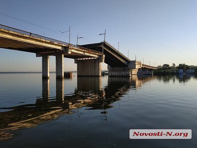 У Миколаєві суд зобов'язав виплатити водієві майже півмільйона через пошкодження авто на Інгульському мості