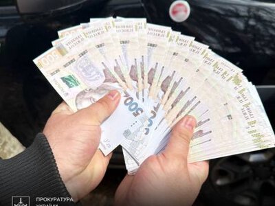Посадовця однієї з військових частин Львівщини викрили на хабарі від підприємця