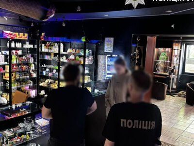 У Києві викрили схему незаконного збуту «електронок» та вейпів, вилучено продукції на 12 млн грн...