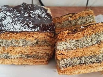 Мідний вершник - дуже смачний медовий пляцок з маком 