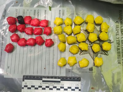 На Дубенщині поліцейські викрили двох «закладчиків» із Волині: вилучили наркотиків на понад 850 тисяч гривень