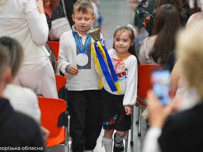 Останній дзвоник без тривог: як в запорізькій підземній школі провели свято для першачків