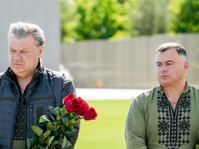 Віталій Бунечко взяв участь в церемонії почесного поховання Героїв