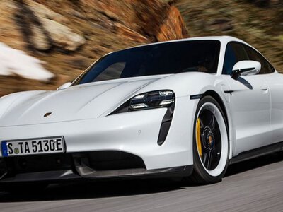 Porsche призупиняє виробництво Taycan