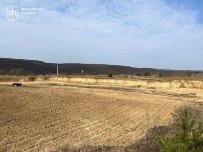  На Тернопільщині судитимуть директора цегельного заводу за незаконний видобуток надр 