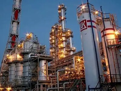 Волгоградський НПЗ зупинив роботу, під Ярославлем палають гігантські резервуари