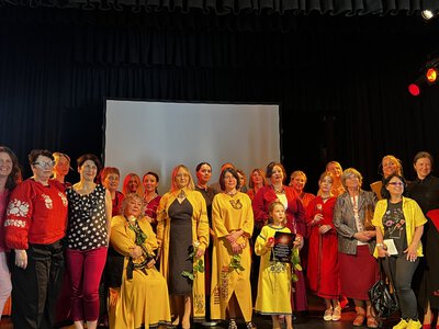 Українська дизайнерка Ольга Дрозд презентувала у Німеччині соціальний проєкт «Візерунки долі»