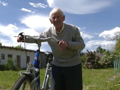 Секрет довголіття від 95-річного українця: велосипед, город і жодних цигарок