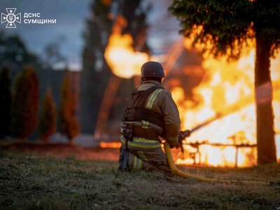 Масована атака росіян на Сумщину спричинила руйнування і пожежі