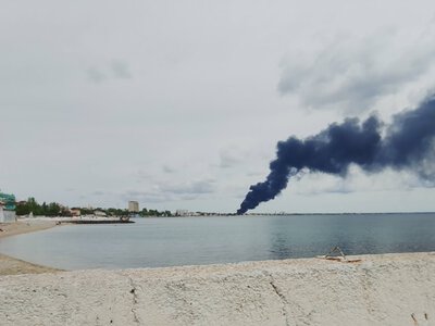 У Феодосії вночі було чутно вибухи: повідомляють про пожежу в районі нафтобази