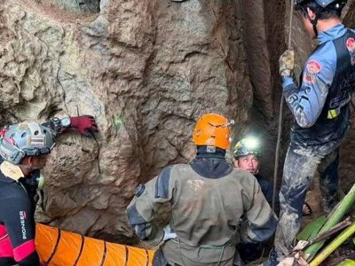 Ще чотирьох чоловіків врятували з затопленої печери в Лаосі