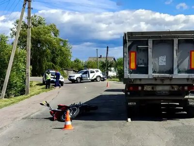 На Рівненщині 18-річний мотоцикліст врізався у вантажівку та загинув
