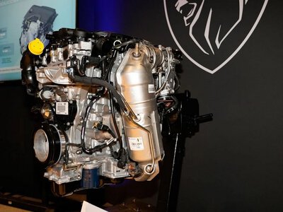 Peugeot представив новий бензиновий двигун 1.2 Turbo без ременя ГРМ (ФОТО)