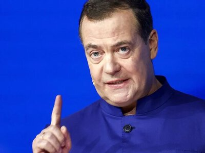 Медведєв опанував AI та зробив відео з наляканими Макроном, Мерцем та Урсулою фон дер Ляйєн