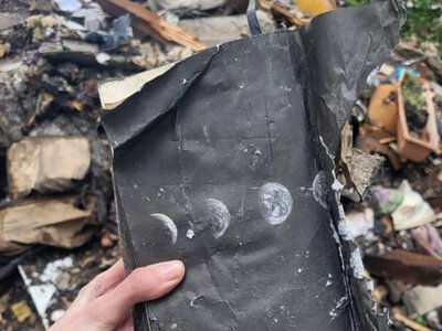 Кияни показали вцілілі речі з руїн житла на Лук'янівці
