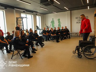 У Рівному обговорили безбар’єрність: ДСНС та Червоний Хрест провели спільний захід
