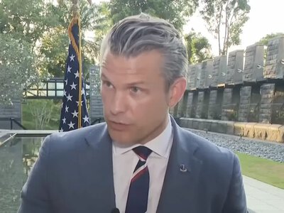 Гегсета запевнив, що Пентагон різко збільшить виробництво зброї для України
