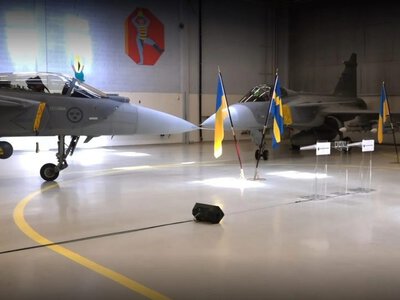 Українські льотчики у Швеції вже опановують винищувачі Gripen
