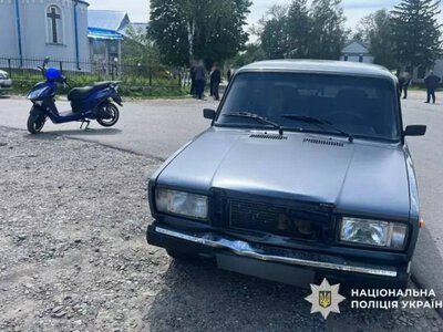У селі Котелеве зіткнулися мопед і легковик, якими керували підлітки
