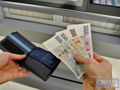 Скільки треба заробляти для нормального життя в Чехії