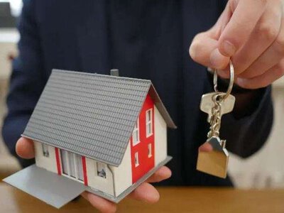Чому українці все частіше продають квартири та купують будинки в селах