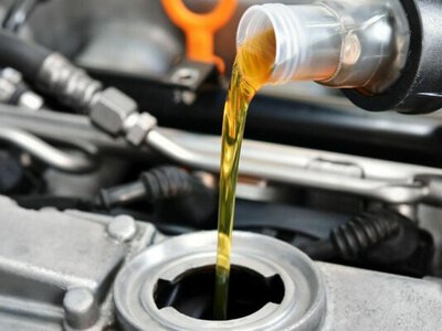 Заміна моторної оливи для авто може рекордно подорожчати: названо причину