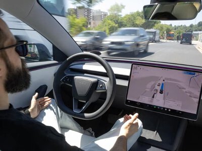 Естонія легалізувала рух автономних автомобілів Tesla