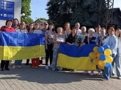У Мукачеві зустріли звільненого з російського полону військовослужбовця (ФОТО)