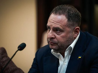  Чотири дипломатичні паспорти Єрмака: конспірація, втеча чи щось значно більше? 