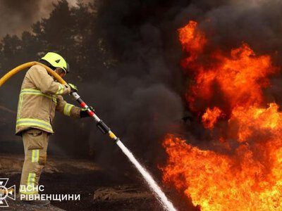 На Рівненщині загасили пожежу після атаки російського безпілотника