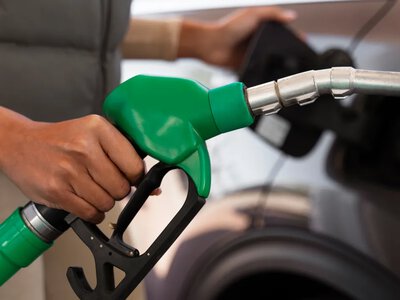 Падіння до 10 гривень: АЗС в Україні різко змінюють ціну дизеля 