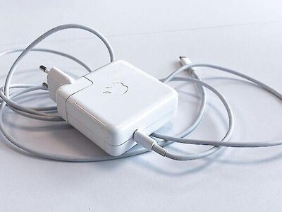 Чому не можна залишати смартфон повністю розрядженим: це небезпечно для пристрою