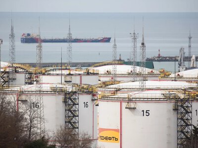 ЄС може заморозити обмеження цін на російську нафту через війну навколо Ірану