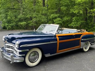 На продаж виставили рідкісний кабріолет Chrysler Town & Country (ФОТО)